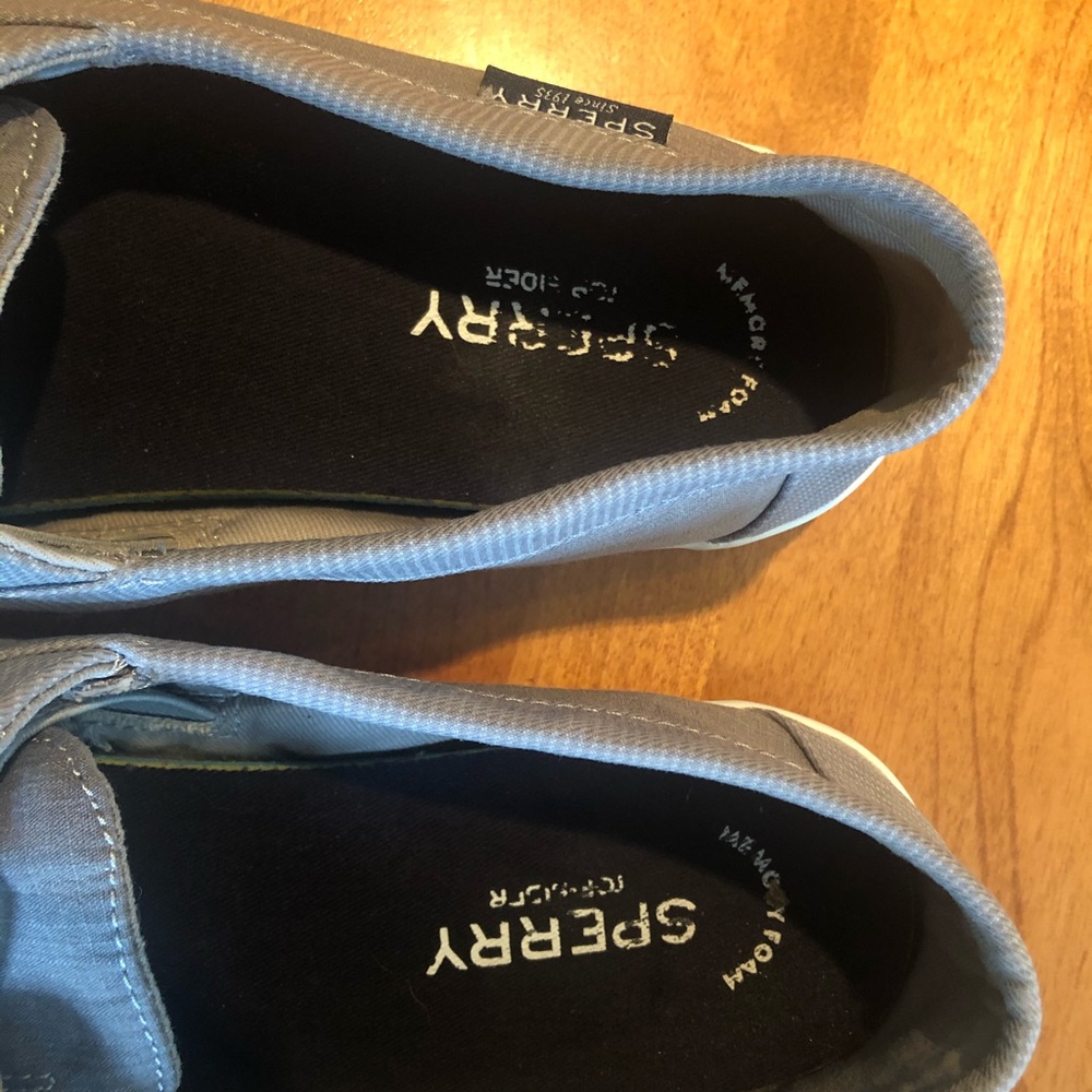 Women’s Sperry Sneakers - Picture 4 of 5